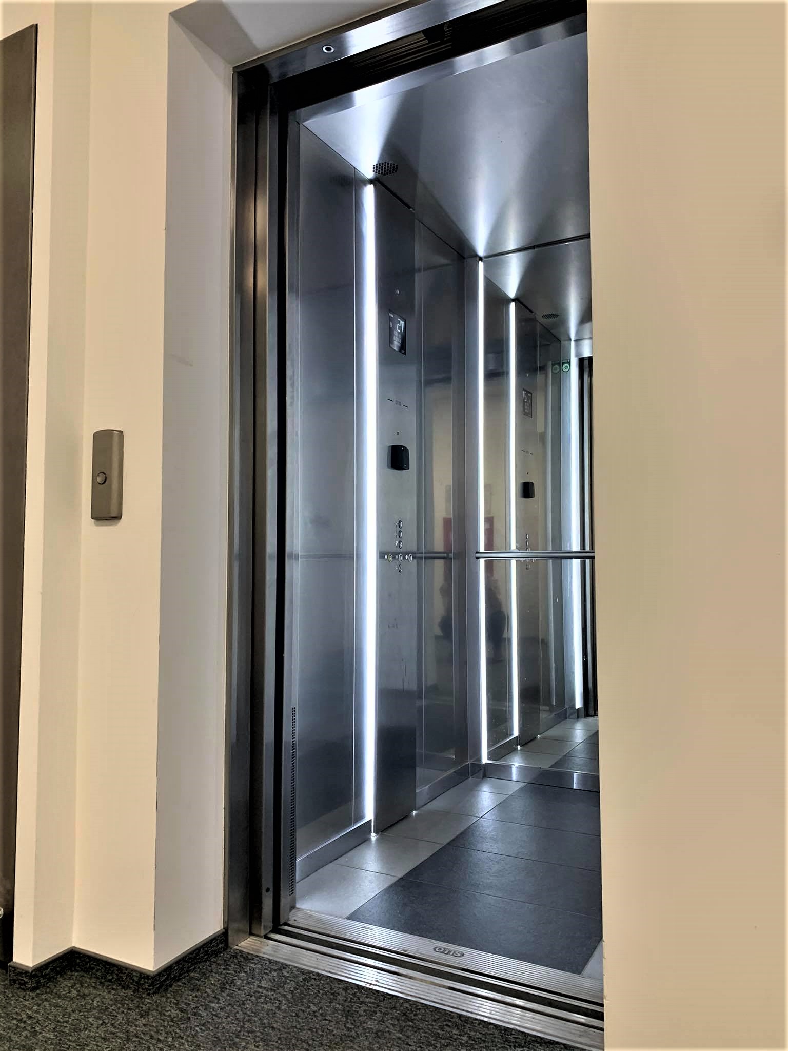 DIAMOND BUSINESS PARK URSUS III