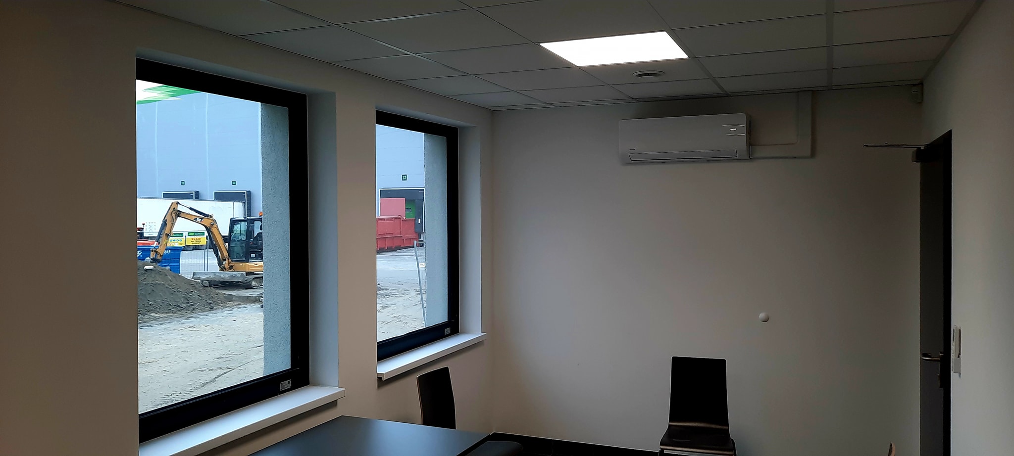 MLP PRUSZKÓW II HALA C4 BIUROWIEC - GEODIS